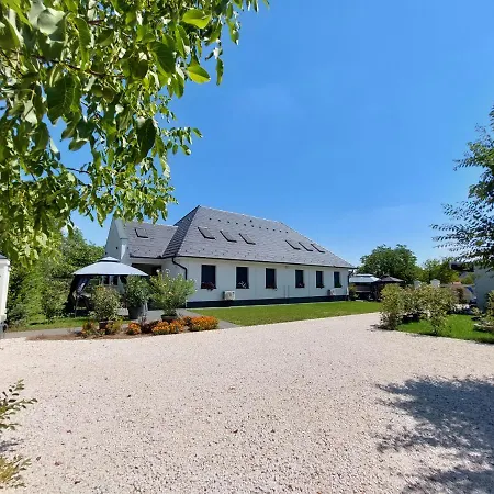 Foeldi Paradicsom Vendeghaz Apartment Hajduszoboszlo